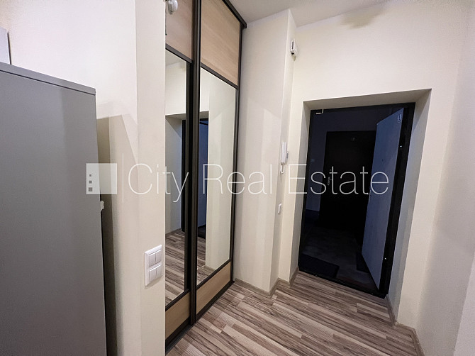 Fasādes māja, renovēta māja, labiekārtota apzaļumota teritorija, slēgts pagalms, iespēja Rīga - foto 11