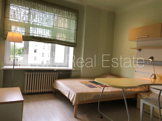 Fasādes māja, vieta automašīnai, kāpņu telpa pēc kosmētiskā remonta, istabas izolētas, Rīga - foto 10