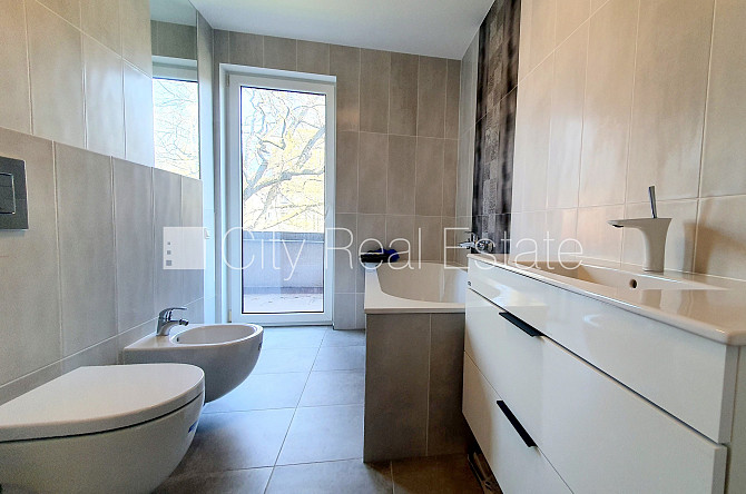 Zeme īpašumā, rindu māja, jaunceltne, keramzīta bloku sienas, fasāde ar dekoratīvo apmetumu, Rīga - foto 15