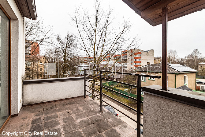 Zeme īpašumā, rindu māja, jaunceltne, keramzīta bloku sienas, fasāde ar dekoratīvo apmetumu, Rīga - foto 2