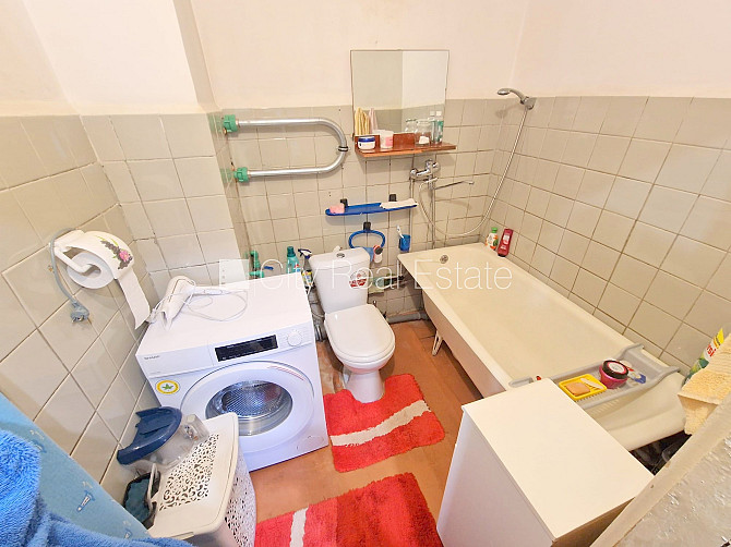 Zeme īpašumā, fasādes māja, ieeja no ielas, ir lifts, lodžija, logi vērsti uz pagalma pusi, Rīga - foto 20