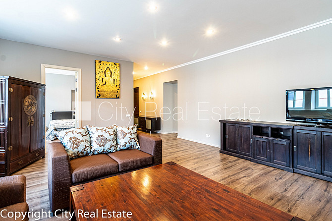 Fasādes māja, renovēta māja, slēgts pagalms, iespēja nomāt autostāvvietu, ieeja no ielas, Rīga - foto 1