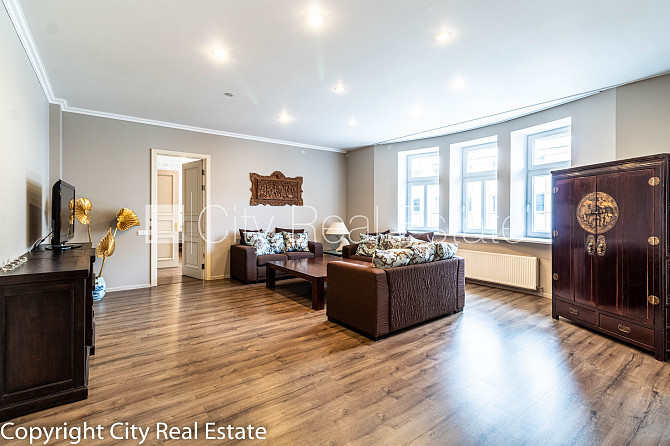 Fasādes māja, renovēta māja, slēgts pagalms, iespēja nomāt autostāvvietu, ieeja no ielas, Rīga - foto 2