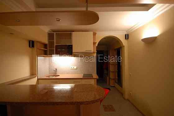 Фасадный дом, реновированный дом, место для машины, охраняемая автостоянка, Rīga