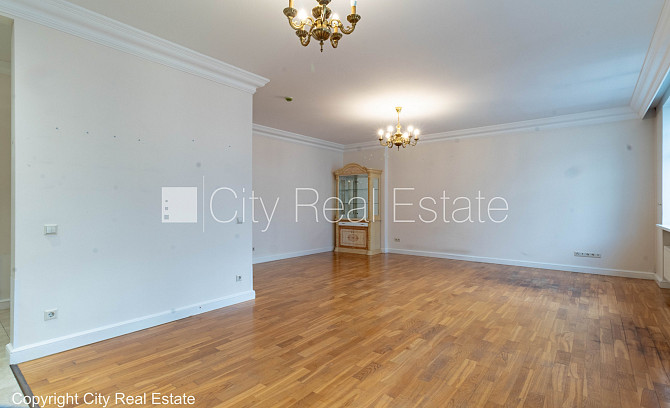 Fasādes māja, renovēta māja, vieta automašīnai, apsargāta autostāvvieta, apsargāts Rīga - foto 17