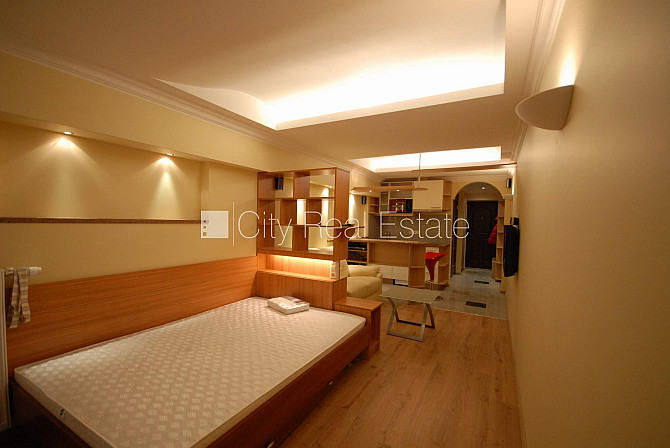 Fasādes māja, renovēta māja, vieta automašīnai, apsargāta autostāvvieta, apsargāts Rīga - foto 1