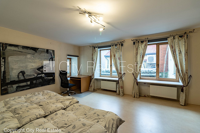 Fasādes māja, renovēta māja, ieeja no ielas, kāpņu telpa pēc kosmētiskā remonta, logi Rīga - foto 5