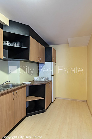 Fasādes māja, renovēta māja, ieeja no ielas, kāpņu telpa pēc kosmētiskā remonta, logi Rīga - foto 4