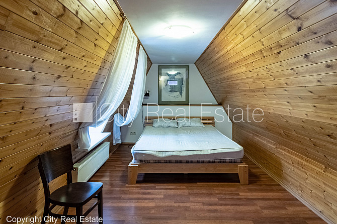 Fasādes māja, restaurēta māja, ieeja no ielas, mansards, logi vērsti mājas abās pusēs, Rīga - foto 8