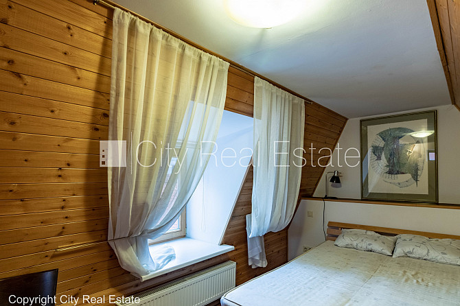 Fasādes māja, restaurēta māja, ieeja no ielas, mansards, logi vērsti mājas abās pusēs, Rīga - foto 9