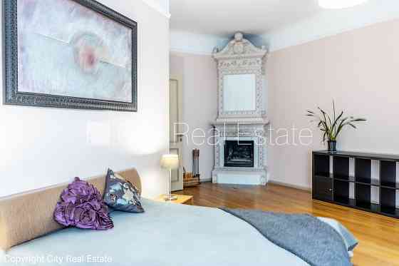 Фасадный дом, реновированный дом, благоустроенная озеленённая территория, Rīga