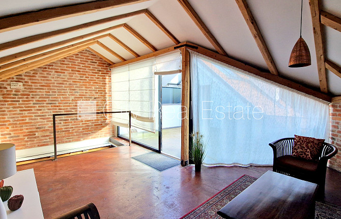 Fasādes māja, renovēta māja, labiekārtota apzaļumota teritorija, slēgts pagalms, kāpņu Rīga - foto 17