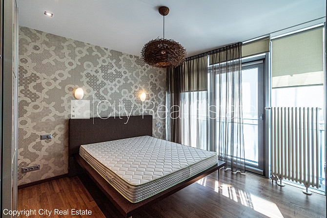 Фасадный дом, реновированный дом, поменянное покрытие крыши, благоустроенная Рига - изображение 8