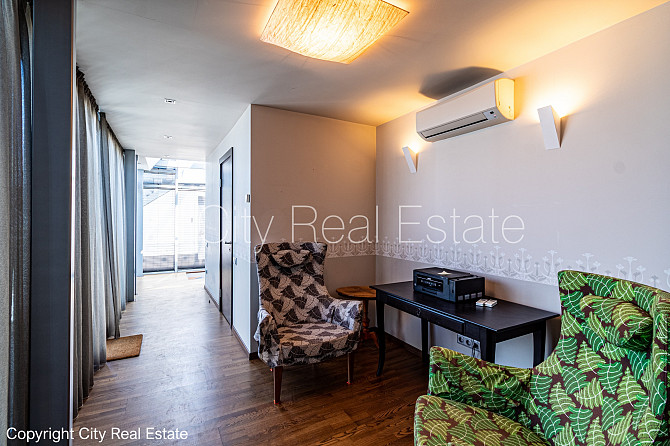 Фасадный дом, реновированный дом, поменянное покрытие крыши, благоустроенная Рига - изображение 15