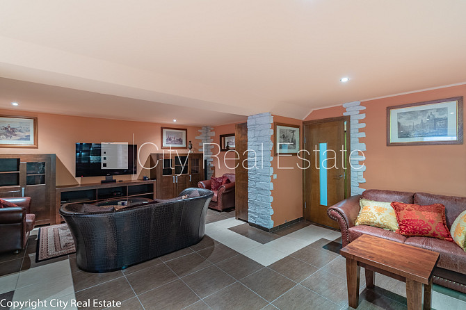 Частный дом, подъездная дорога покрыта брущаткoй, автоматическая система полива Рига - изображение 20