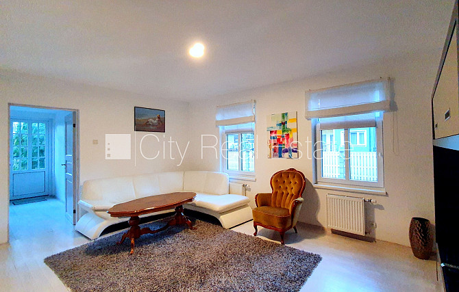 Renovēta māja, labiekārtots apzaļumots pagalms, iežogota teritorija, terase, veranda, Jūrmala - foto 3