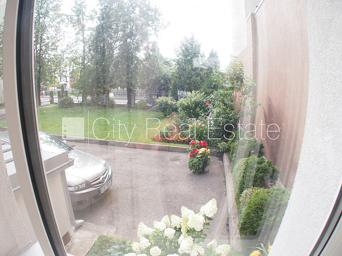 Renovēta māja, labiekārtota apzaļumota teritorija, slēgts pagalms, teritorijas iebrauktuves Rīga - foto 19