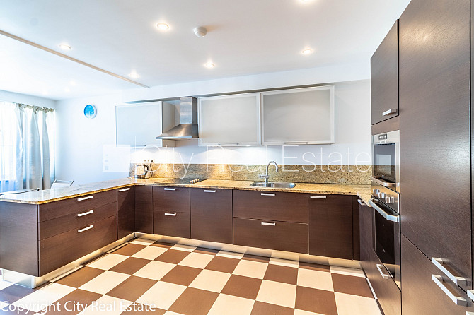 Fasādes māja, slēgts pagalms, vieta automašīnai, luksuss apartamenti , ir lifts, trīs Rīga - foto 6