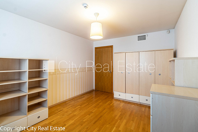 Fasādes māja, slēgts pagalms, vieta automašīnai, luksuss apartamenti , ir lifts, trīs Rīga - foto 16