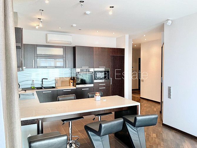 Новостройка, благоустроенный озеленённый двор, подземная стоянка, во дворе Рига - изображение 4