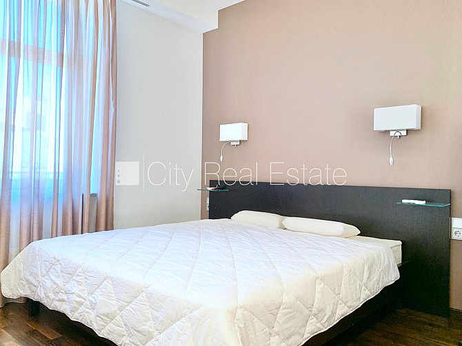 Новостройка, благоустроенный озеленённый двор, подземная стоянка, во дворе Рига - изображение 5