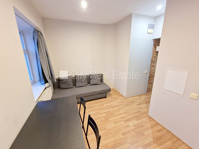 Фасадный дом, реновированный дом, закрытый двор, вход с улицы, лестничная клетка Рига - изображение 4