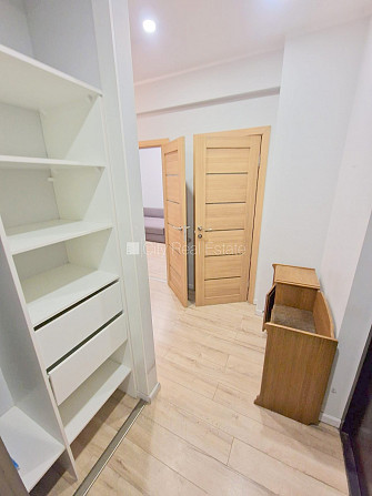 Здание во дворе, реновированный дом, благоустроенный озеленённый двор, место для Рига - изображение 17