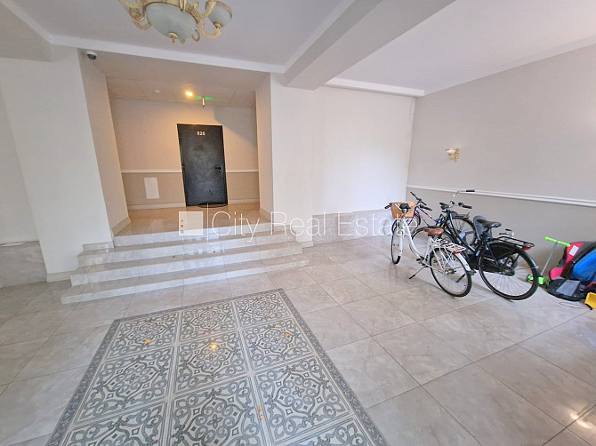 Здание во дворе, реновированный дом, благоустроенный озеленённый двор, место для Рига - изображение 20