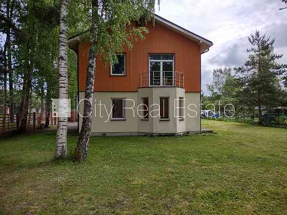 Таунхаус, благоустроенный озеленённый двор, закрытый двор, территория обнесена Jūrmala