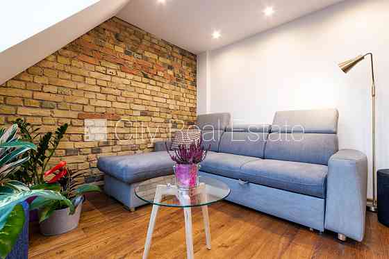 Реновированный дом, апартаменты люкс, мансарда, лифт, количество спален 2 шт., Рига