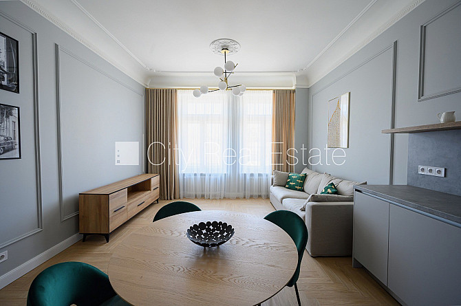 Реновированный дом, лифт, лестничная клетка после капитального ремонта, окна Рига - изображение 5