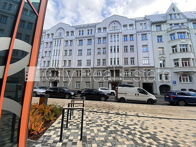 Реновированный дом, лифт, лестничная клетка после капитального ремонта, окна Рига - изображение 13