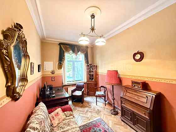 Фасадный дом, благоустроенная озеленённая территория, закрытый двор, закрытая Rīga