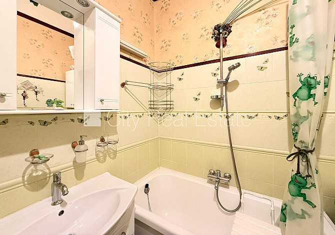 Fasādes māja, labiekārtota apzaļumota teritorija, slēgts pagalms, slēgta teritorija, vieta Rīga - foto 9