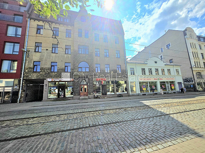 Fasādes māja, divas ieejas, gāzes apkure, lielie skatlogi, tualete 2,2 m2, telpas Rīga - foto 11