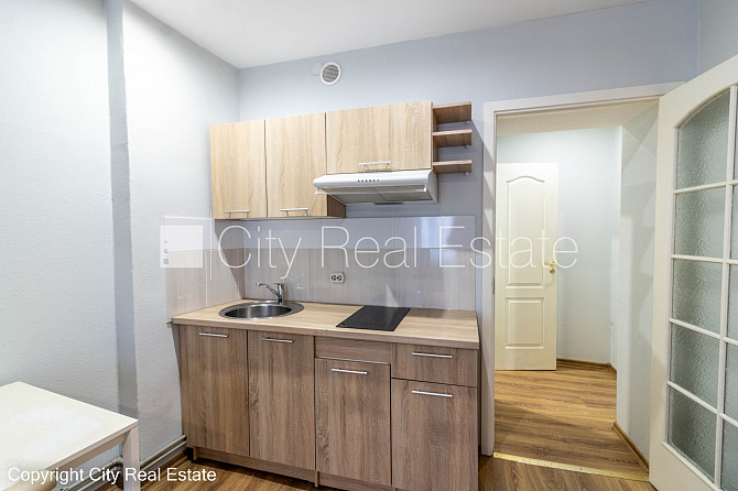 Здание во дворе, реновированный дом, закрытый двор, возможность аренды парковки, Рига - изображение 7