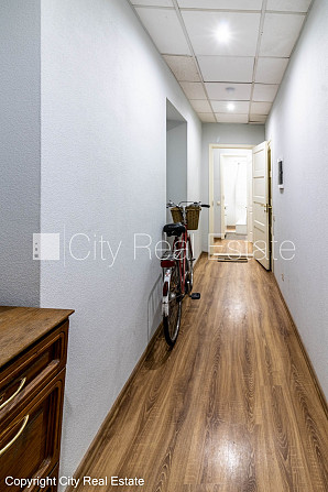 Здание во дворе, реновированный дом, закрытый двор, возможность аренды парковки, Рига - изображение 12