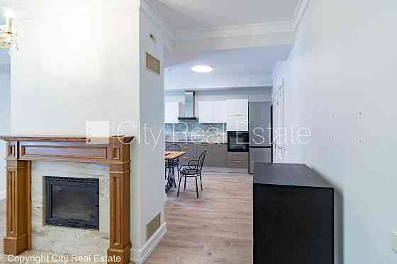 Частный дом, реновированный дом, место для машины, стоянка территории покрыта Rīga