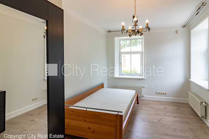 Privātmāja, renovēta māja, vieta automašīnai, teritorijas stāvlaukums noklāts ar Rīga - foto 20