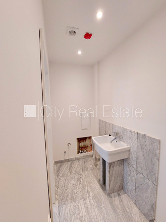 Jaunceltne, pagalma ēka, energo efektīva māja, ieeja no pagalma, puspagrabs, ir lifts, logi Rīga - foto 17