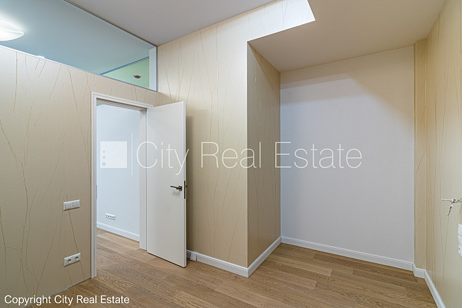 Jaunceltne, pagalma ēka, energo efektīva māja, ieeja no pagalma, puspagrabs, ir lifts, logi Rīga - foto 12