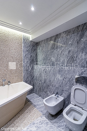 Jaunceltne, pagalma ēka, energo efektīva māja, ieeja no pagalma, puspagrabs, ir lifts, logi Rīga - foto 7