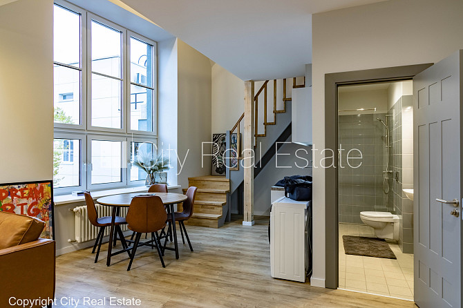 Дом во дворе, реновированный дом, благоустроенная озеленённая территория, вход с Рига - изображение 1