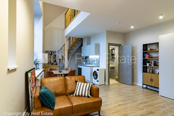 Дом во дворе, реновированный дом, благоустроенная озеленённая территория, вход с Рига - изображение 2