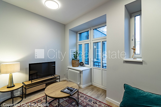 Дом во дворе, реновированный дом, благоустроенная озеленённая территория, вход с Рига - изображение 3