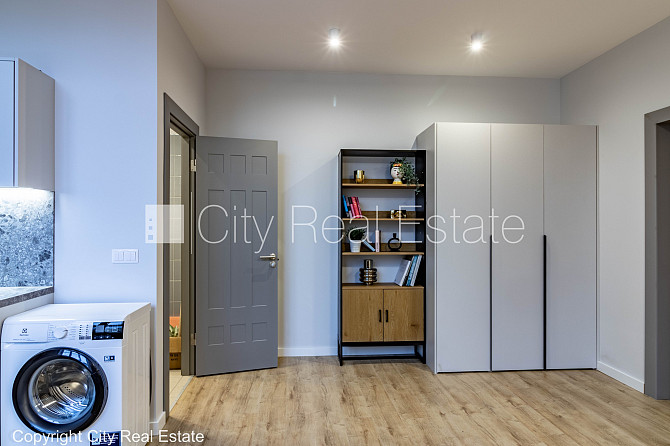 Дом во дворе, реновированный дом, благоустроенная озеленённая территория, вход с Рига - изображение 6