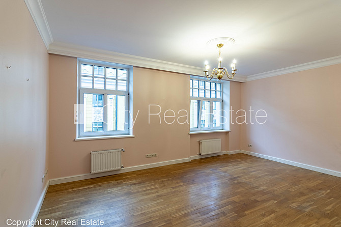 Фасадный дом, реновированный дом, вход с улицы, лифт, лестничная клетка после Рига - изображение 9