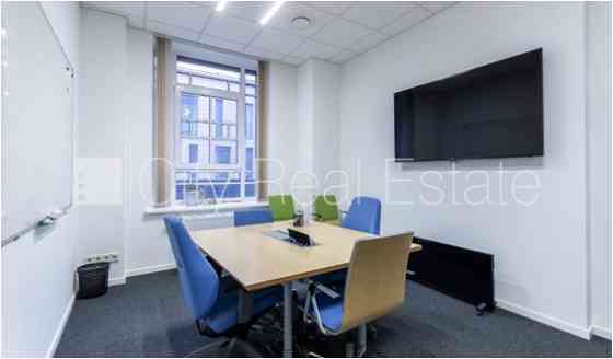 Фасадный дом, реставрированный дом, охраняемая территория, вход с улицы, лифт, Rīga