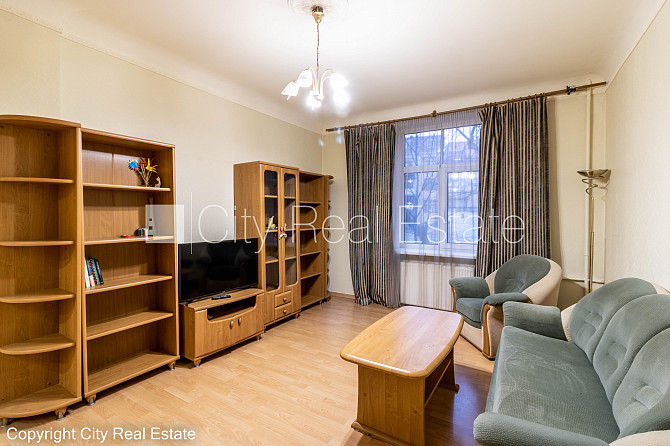 Дом во дворе, благоустроенная озеленённая территория, вход со двора, количество Рига - изображение 6