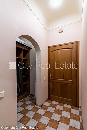 Дом во дворе, благоустроенная озеленённая территория, вход со двора, количество Рига - изображение 13